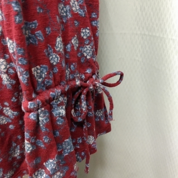 Lucky Brand Women's Top,  1X, Deep Red floral print, pre-owned - Picture 5 of 8